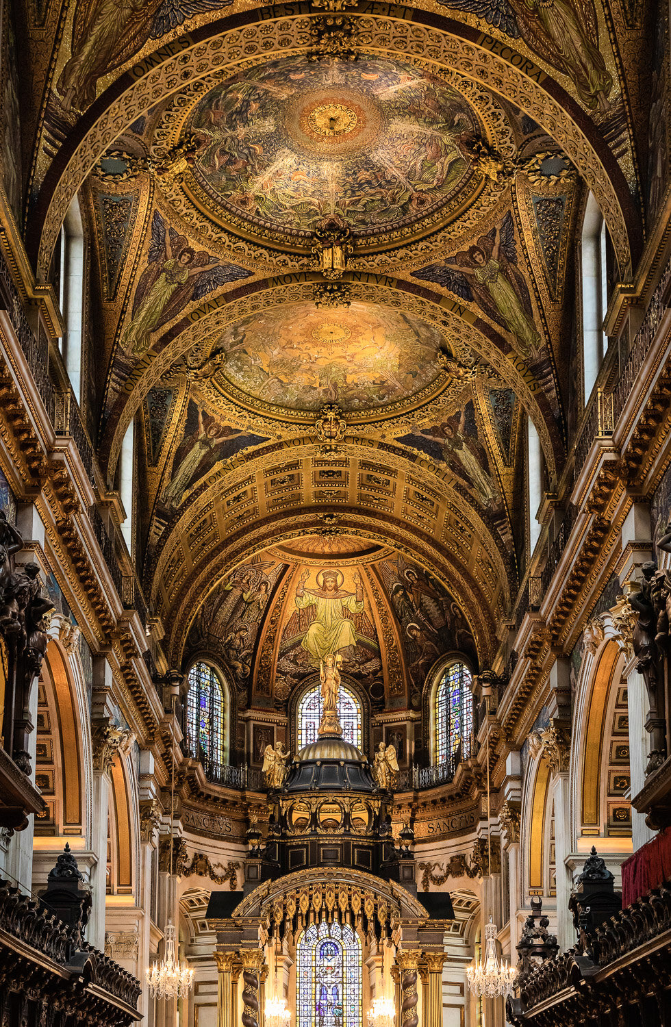 inside architecture of st pauls catherdral london by prathamesh dixit.jpg